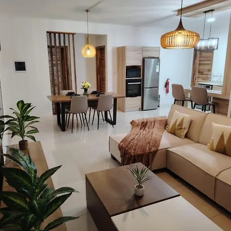 Cozy 2Br Retreat Flic En Flac